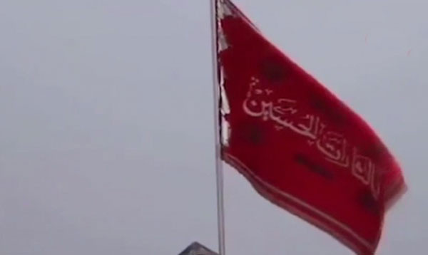 İran'ın Kum kemtinde göndere çekilen kırmızı renkli bayrağın anlamı konuşuluyor - Resim: 0