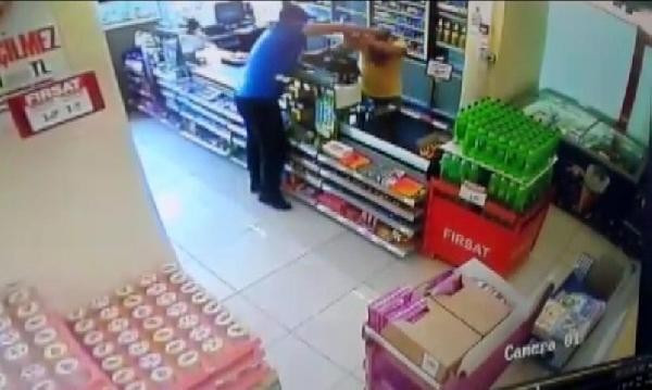 Büyük cesaret! Kasiyer bakın ne yaptı - Resim: 2