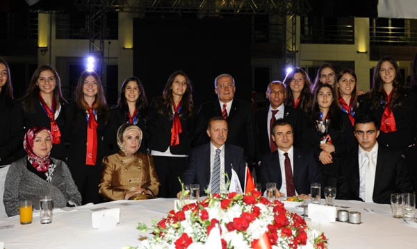 Erdoğan milliler için keseyi açtı - Resim: 4