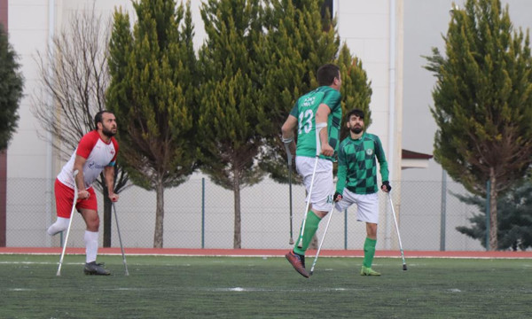 Denizli'de protez bacağıyla hayata tutundu! İcra takibiyle şok oldu: Paramı alamıyorum - Resim: 1