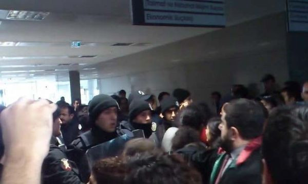 Polis ve avukatlar birbirine girdi - Resim: 2