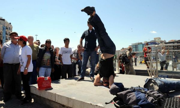 Bu da amuda duran adam - Resim: 2