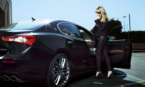 Maserati çekimlerinde Victoria's Secret modeli - Resim: 2