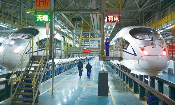 Çin saatte 600 kilometre hızla gidecek trenin prototipini tanıttı - Resim: 1