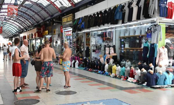 Gemiyle geldiler: İlçeyi hareketlendirdiler! - Resim: 2