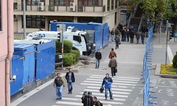 Ankara'da görenleri şoke eden barikat - Resim: 4
