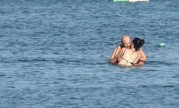 Yaş farklarıyla olay olmuşlardı! Meriç Aral ve Serkan Keskin tatilde aşka geldiler - Resim: 4