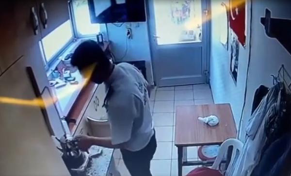 Adana'da köpeğin üzerine kaynar su döken güvenlikçi: Korkutursam saldırmaz diye düşündüm - Resim: 0