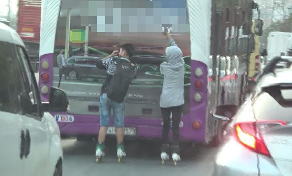 Patenli öğrenciler ölüme meydan okudu! İETT otobüsüne... - Resim: 4