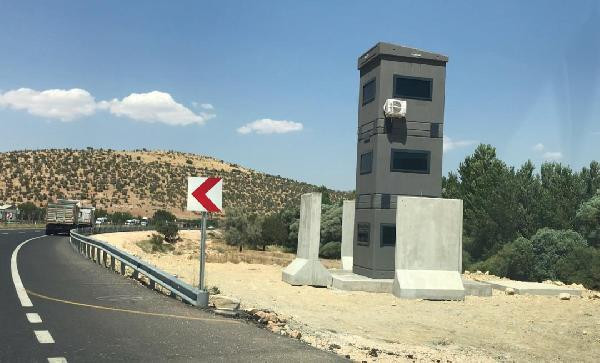 Diyarbakır-Mardin karayolunda zırhlı güvenlik kuleleri ilk kez görüntülendi! - Resim: 2