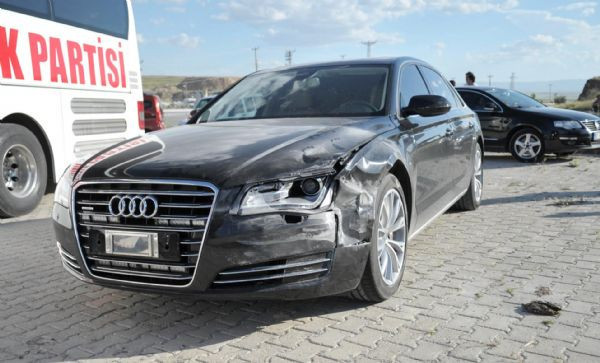 Kılıçdaroğlu ve heyeti kaza geçirdi - Resim: 1