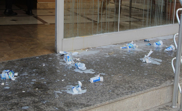 Antalya'da bankada oturanlar bir anda neye uğradığını şaşırdı! 25 tane attı - Resim: 0