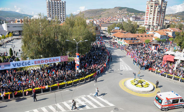 Sırbistan'da Erdoğan'a coşkulu karşılamada dikkat çeken pankart! - Resim: 3