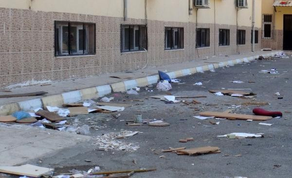 Okulun sıraları böyle atılınca vatandaş oraya koştu! - Resim: 3