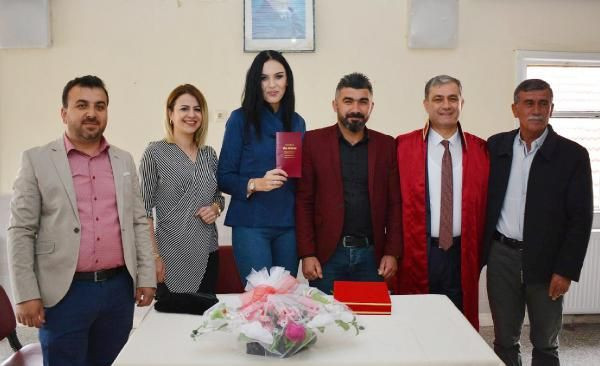 İYİ Partili Başkanla yasak aşk yaşıyor demişti! Antalya'da evine girerken şok oldu - Resim: 1