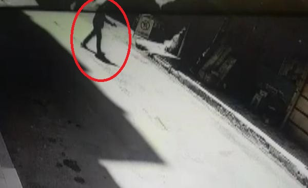 Kayseri'de kardeşinin tartıştığı kargo şirketini kurşunladı - Resim: 1