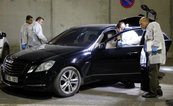 İşadamı sevgilisini öldürüp arabayla tur attı - Resim: 2