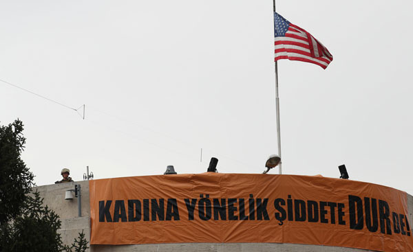 ABD Büyükelçiliği çatısında neler oluyor? Ne işi var orada? - Resim: 3