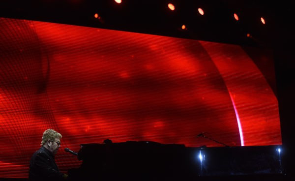 Dünyaca ünlü gay şarkıcı ölüm döşeğinde! Afrika'da virüs... - Resim: 4