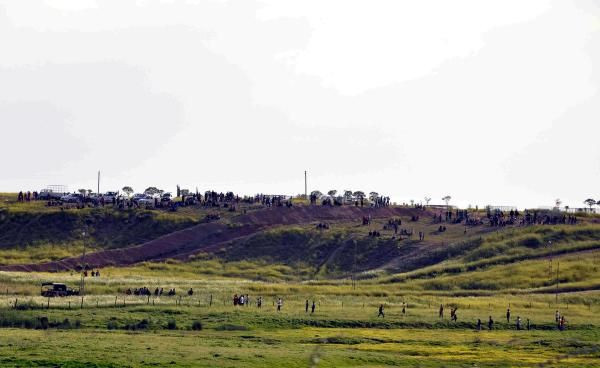 Türk askeri havaya ateş açarak durdurdu - Resim: 2