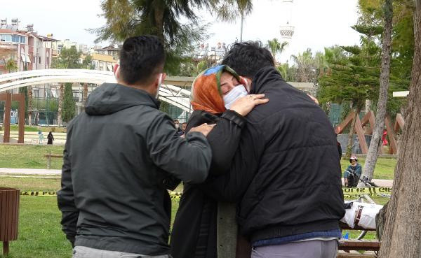 Olay yeri Antalya! Telefonda yakınlarına, 'Kötüyüm, gelin beni alın' dedikten sonra bankta öldü - Resim: 0