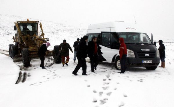 Okul yolundaki bu görüntü yürek sızlattı! - Resim: 4