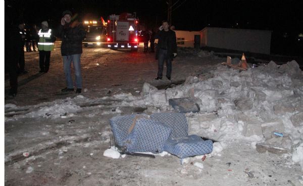 Bu otobüs içinde can verdiler... Katliam gibi kaza - Resim: 1