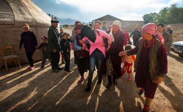Dünyanın en tuhaf geleneği! Kız kaçırmak serbest! - Resim: 2