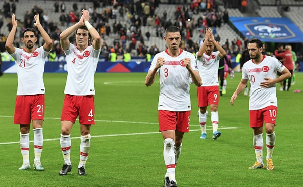 Merih Demiral'ın asker selamı İtalyanları kudurttu! Olay kampanyaya bakın - Resim: 0