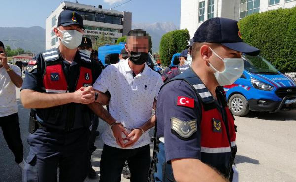 Her şey saatler içinde oldu! Denizli'de jandarma kapıya gelince anladı - Resim: 1