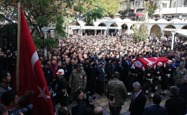 Şehit cenazesinde büyük saygısızlık! - Resim: 1