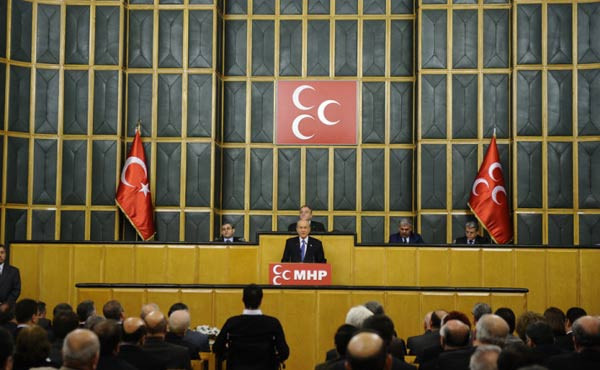 Bahçeli kürsüde coştukça coştu! - Resim: 2