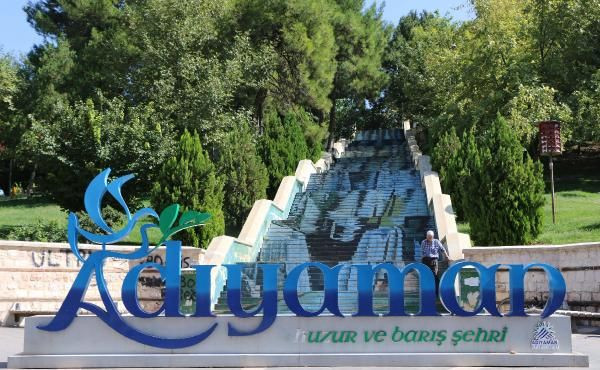 Adıyaman'da hastaneye gidenin testi pozitif çıkıyor koronavirüs patladı - Resim: 1