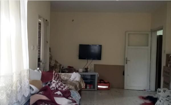 Anaokuluna izinsiz girdi çırılçıplak gezdi! Uyuşturucu parası vermeyen annesine dehşeti yaşattı - Resim: 1