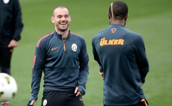Sneijder'le el sıkışıldı! Türkiye'ye gelmesindeki tek engel Galatasaray - Resim: 1
