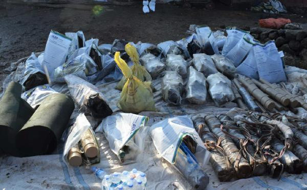 Diyarbakır'da PKK'ya büyük darbe! Cephaneliği ele geçirildi - Resim: 3