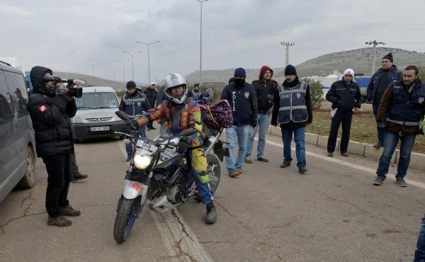 Çinli turist ile polis arasında güldüren diyalog - Resim: 4