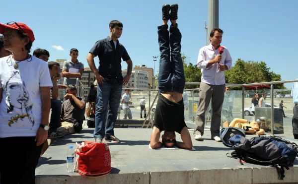 Bu da amuda duran adam - Resim: 1