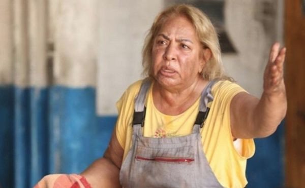 Dilber Ay'ın cenazesine katılan tek sanatçı aileyi yalnız bırakmadı - Resim: 1