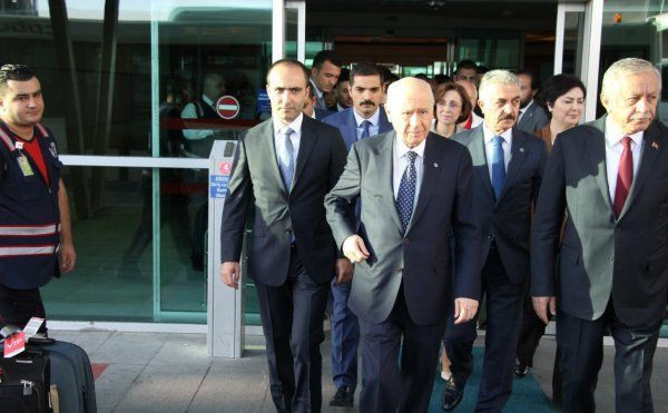 Devlet Bahçeli yıllar sonra uçağa bingi işte o kareler - Resim: 3