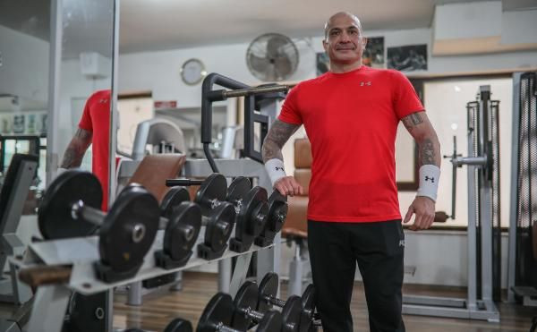Resmen eridi! 7 ayda 37 kilo verdi lisanslı fitness sporcusu oldu - Resim: 2
