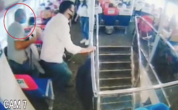 Deniz otobüsünde ortalık karıştı! Uyurken taciz etti başına gelecekleri anlayınca kaçtı - Resim: 4