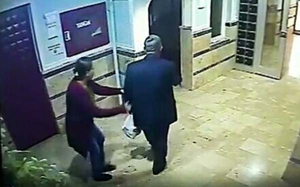 Böyle çakallık görülmedi! Cinsel organına dokun köşeyi dön - Resim: 4