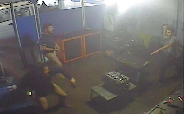 Baba-oğul, astsubay ve arkadaşları tarafından dövüldü! - Resim: 2