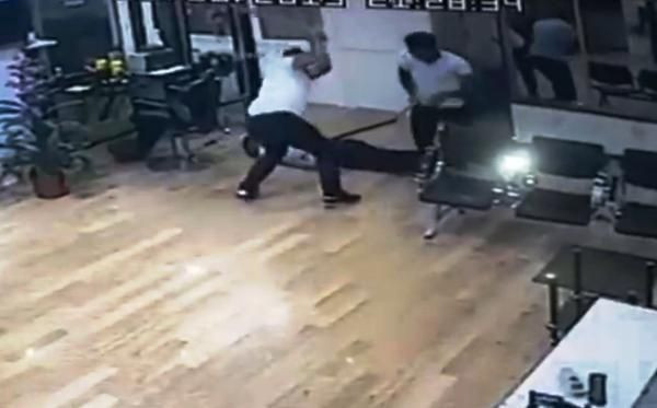 Yer Diyarbakır! Duvarı kırıp dışarı çıkarttıktan sonra öldüresiye dövdüler - Resim: 4