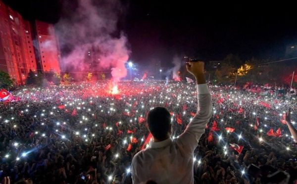 Yabancı basın İmamoğlu'nu yazdı! New York Times 'fırça' diye verdi - Resim: 8