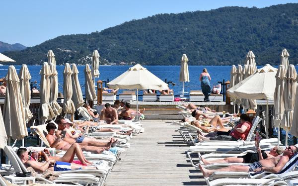 Sıcaklar arttı Ruslar Türkiye'ye akın etti! - Resim: 1