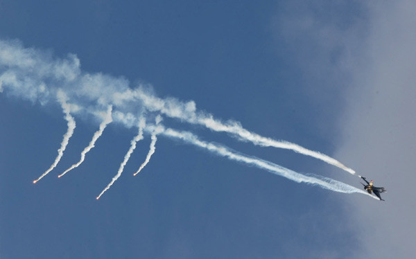 F-16 Solotürk göklerde - Resim: 4