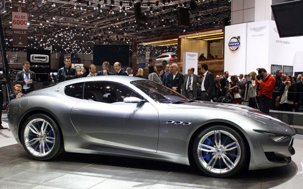 Maserati Alfieri Cenevre'nin gözbebeği oldu! - Resim: 2