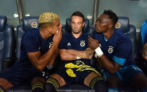 Fenerbahçe'de Carlos Kameni ve Alper Potuk gözden çıkarıldı - Resim: 0